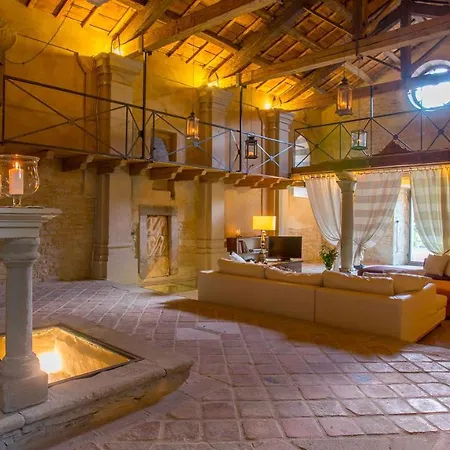Pieve Del Borgo 6&2, Emma Villa